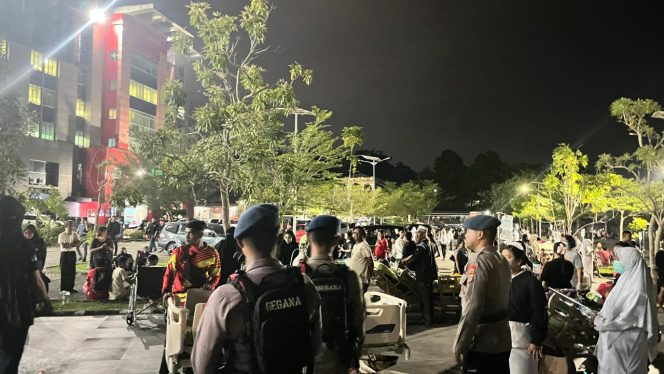 
 Polri Kerahkan Brimob untuk Evakuasi dan Pengamanan Pascagempa di Tarakan