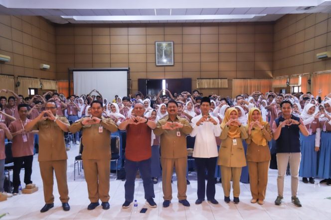 
 Pemkab Jember Bertekad Ciptakan Generasi Emas, Ajak Sepuluh Pengurus OSIS SMA Sederajat Perangi Pernikahan Dini dan Stunting