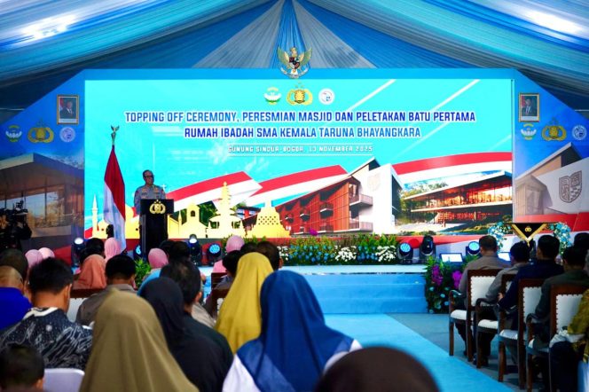
 Peletakan Batu Pertama Rumah Ibadah di SMA Kemala Taruna Bhayangkara oleh Wakapolri, Simbol Toleransi dan Persaudaraan Antar Umat Beragama