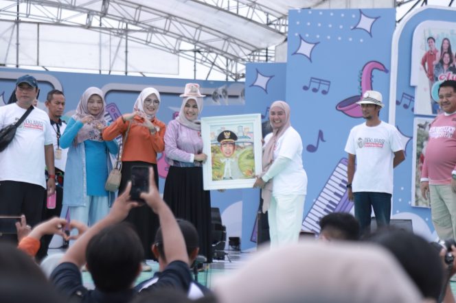 
 Ratusan Pelajar Gaungkan “Jember Zero Bullying” di Karnaval SCTV 2025