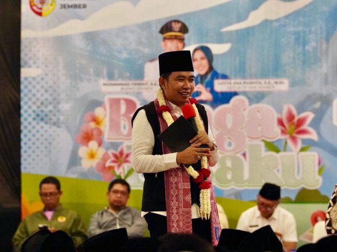 
 Serap Aspirasi RT/RW di Kencong, Gus Fawait Beri Solusi Persoalan Sampah dan Serum Anti Bisa Ular