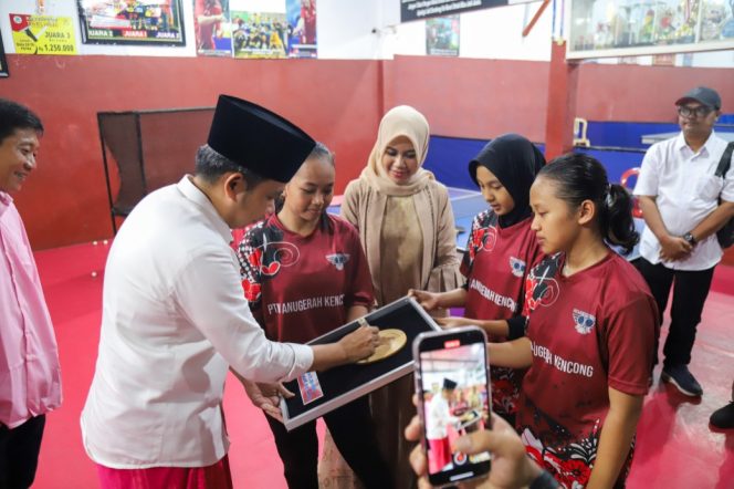 
 Gus Fawait Resmikan Stadion PTM Anugerah Kencong, Dorong Lahirnya Atlet Desa Berprestasi Nasional