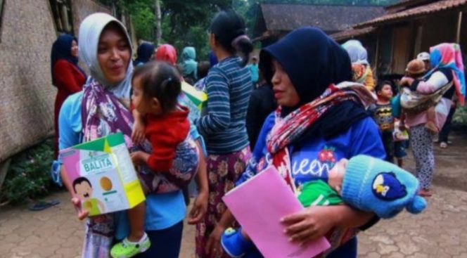 
 Cepat Tanggap Isu Permasalahan Posyandu Kepala Desa Tanah Hitam Dedi Mayurat Menyebutkan Akan Mengecek Kebenaran Informasi