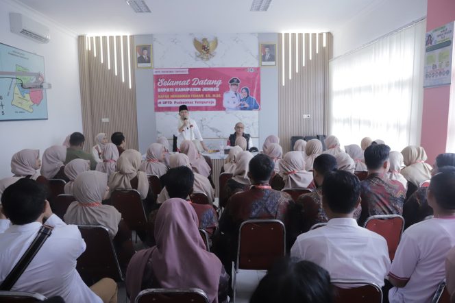 
 Menutup Bunga Desaku Tempurejo, Gus Fawait Tekankan Pembenahan Layanan Puskesmas