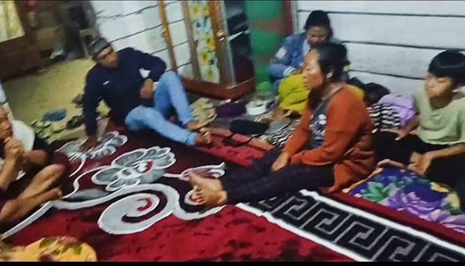 
 Diduga Intimidasi Terhadap Keluarga Korban Malapraktik,Oleh Oknum Bidan Waykanan dan Turut Serta Oknum Media i-news tv. dan di Hadiri Oleh Beberapa Dokter 