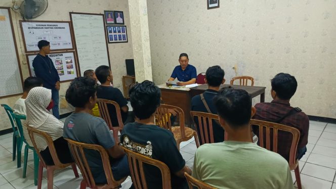 
 Diduga Penikmat Judi Online Polsek krembung pulangkan empat tersangka karena Kurangnya Alat Bukti