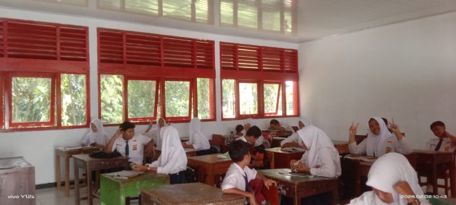 
 Kepala SMPN 32 Mengucapkan Ribuan Terima Kasih Atas Apresiasi dan Dukungan Pemerintah Pusat Untuk Program Revitalisasi yang Diberikan