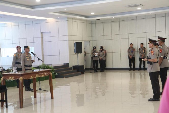 
 Kapolda Bengkulu Lantik Irwasda, Kapolresta Bengkulu, Serta Penyerahan Jabatan Dirsamapta