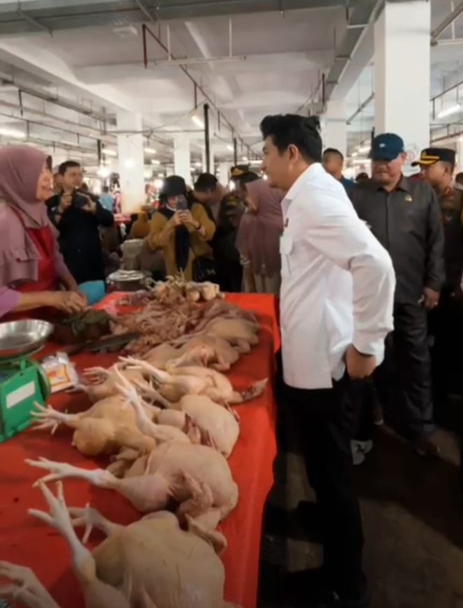 
 Bupati Bengkulu Utara Turun ke Lapangan Bersama Forkopimda, Pantau Harga Sembako, Pastikan Stock Sembako Aman Menjelang Bulan Ramadhan