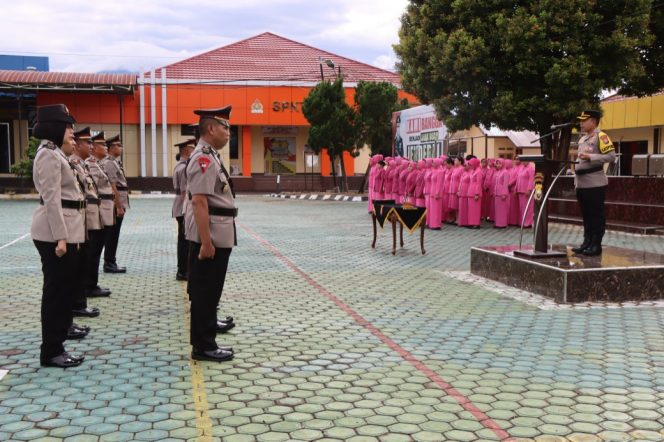 
 Kapolres Bengkulu Utara Pimpin Sertijab Sejumlah Pejabat Utama dan Kapolsek Enggano