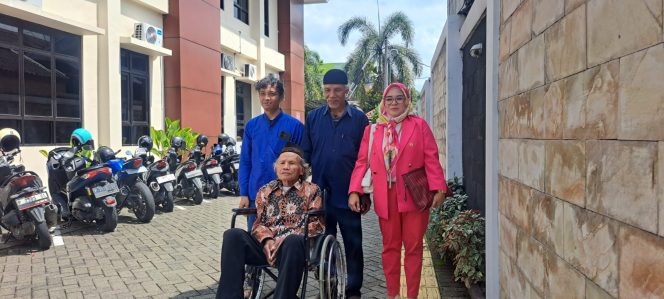 
 Sidang Perdana Kasus Pembongkaran Rumah Warga, Kepala Desa Balung Tutul Tidak Hadir